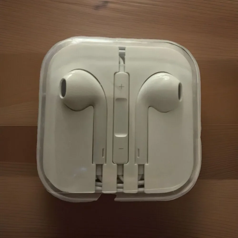 Apple Wired Ear Buds w/ Case iPhone iPad iPod 3.5mm Aux Jack Headphones Retro